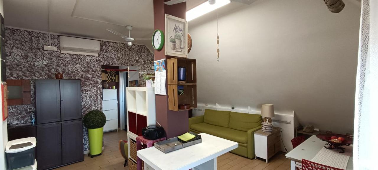 La Mansarda Di Pero Con Terrazza Apartment Exterior photo